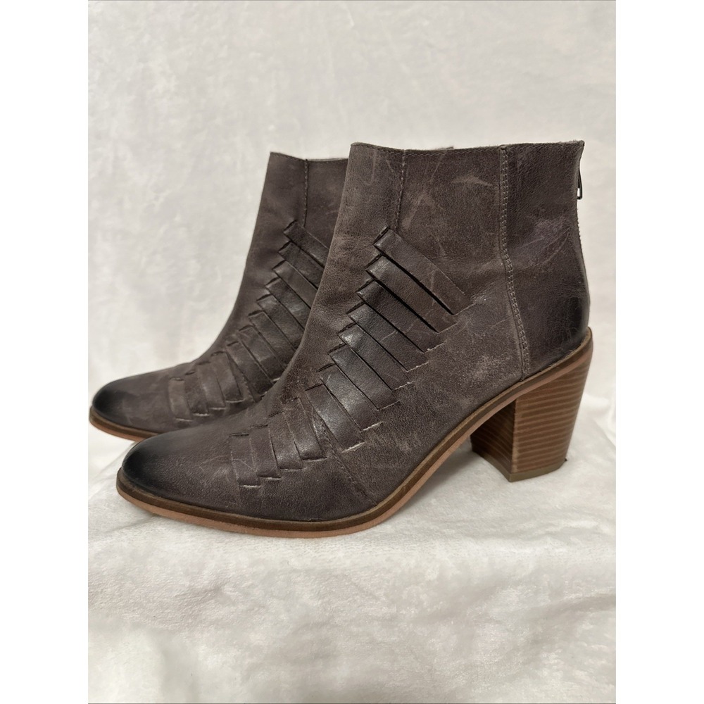 Diba True women's Boots, Tan/gray Back Zip-up ankle boots Size 9